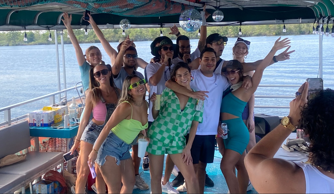 The Pon-TUNE Party Cruise Image 1 The Pon-TUNE Party Cruise Image 1